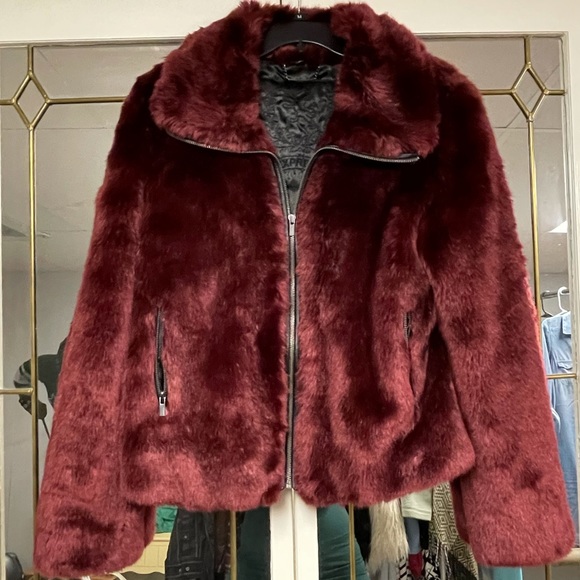 Express Faux Fur Vintage coat size medium garnet red EUC - Picture 2 of 5